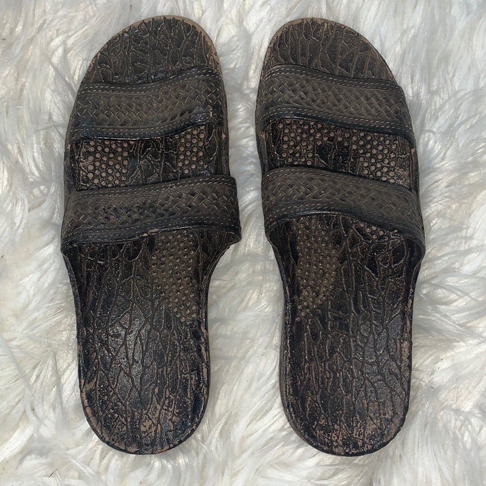 Imitation croc like sandals